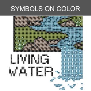 K&ouml;nnte beinhalten: Ein Kreuzstichmuster mit dem Titel SYMBOLS ON COLOR und dem Text LIVING WATER. Das Design zeigt eine Landschaft mit einem Wasserfall, Felsen und Gr&uuml;nfl&auml;chen, dargestellt durch ein Raster aus farbigen Quadraten mit Zahlen und Symbolen.