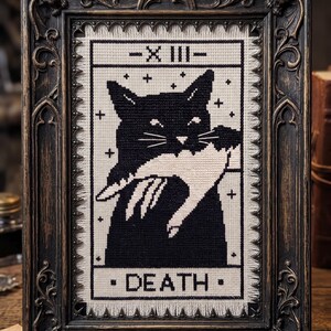 Korsstygnsmönster för svart katt från Death Tarot | Gotisk nålsöm | Direkt nedladdning bild 2