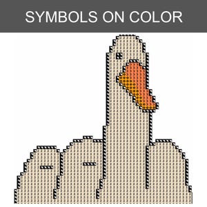 Peut inclure: Un diagramme de point de croix intitul&eacute; SYMBOLS ON COLOR repr&eacute;sentant la silhouette pixelis&eacute;e d'une oie. Le motif utilise une grille de carr&eacute;s remplis du chiffre 2 pour le corps blanc et du chiffre 3 pour le bec orange, bord&eacute;s de triangles noirs.