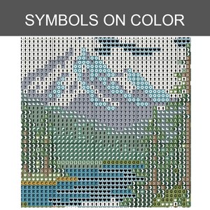 Puede incluir: Un patr&oacute;n de punto de cruz titulado SYMBOLS ON COLOR, que consiste en una cuadr&iacute;cula de cuadrados rellenos con varios s&iacute;mbolos como flechas, letras y formas en tonos azules, verdes y marrones, representando un dise&ntilde;o de paisaje.