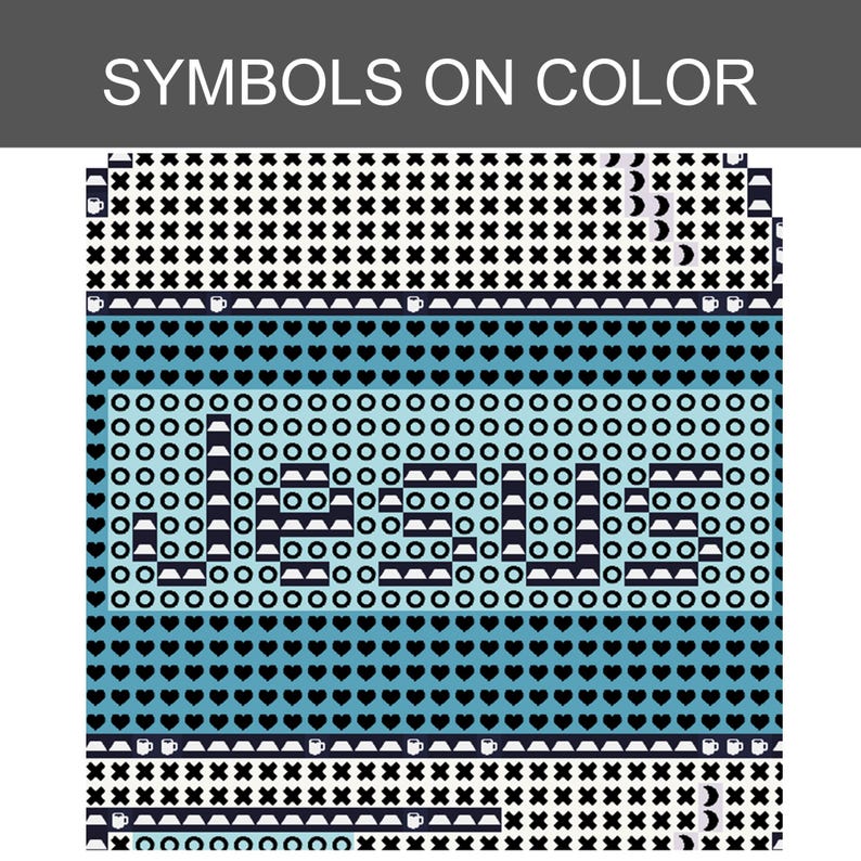 Puede incluir: Un patr&oacute;n de punto de cruz titulado SYMBOLS ON COLOR que presenta un dise&ntilde;o repetitivo de corazones negros, peque&ntilde;as tazas de caf&eacute; y cruces sobre un fondo azul claro. La palabra jesus est&aacute; centrada en una fuente oscura de formas geom&eacute;tricas.