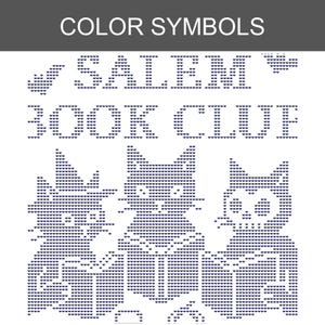 Puede incluir: Un patr&oacute;n de punto de cruz titulado SALEM BOOK CLUB que muestra tres gatos estilizados leyendo libros. El dise&ntilde;o est&aacute; representado en p&iacute;xeles azul oscuro sobre un fondo blanco, con s&iacute;mbolos de verificaci&oacute;n junto al texto y los gatos.