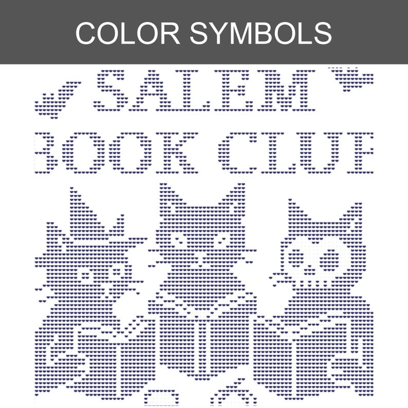 Puede incluir: Un patr&oacute;n de punto de cruz titulado SALEM BOOK CLUB que muestra tres gatos estilizados leyendo libros. El dise&ntilde;o est&aacute; representado en p&iacute;xeles azul oscuro sobre un fondo blanco, con s&iacute;mbolos de verificaci&oacute;n junto al texto y los gatos.