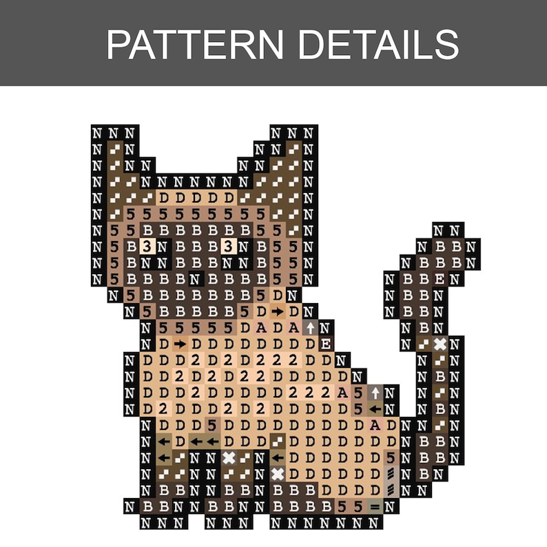 Puede incluir: Imagen pixelada de un gato, creada con un patr&oacute;n de punto de cruz. El gato es marr&oacute;n y beige, con detalles en negro y blanco. El texto "PATTERN DETAILS" est&aacute; en la parte superior de la imagen.