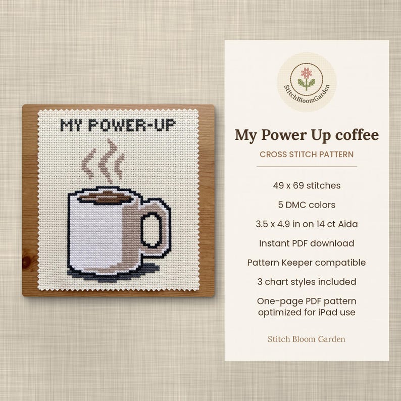 Puede incluir: Un patr&oacute;n de punto de cruz con una taza de caf&eacute; blanca con l&iacute;quido marr&oacute;n y vapor, con el texto MY POWER-UP. El texto detalla un conteo de 49 por 69 puntadas, 5 colores DMC y un tama&ntilde;o de 8,9 por 12,4 cm en tela Aida de 14 puntos.