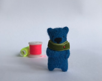 right blue bear brooch