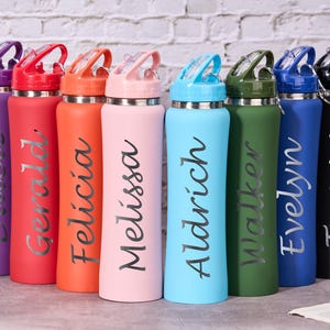 Personligt namngivet vattenflaska, Graverade vattenflaskor med sugrör, Isolerad vattenflaska, Sportvattenflaska, Julklapp till honom/henne