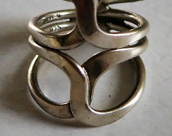 A Sterling Silver Open Work Ring from Mexico Size 7