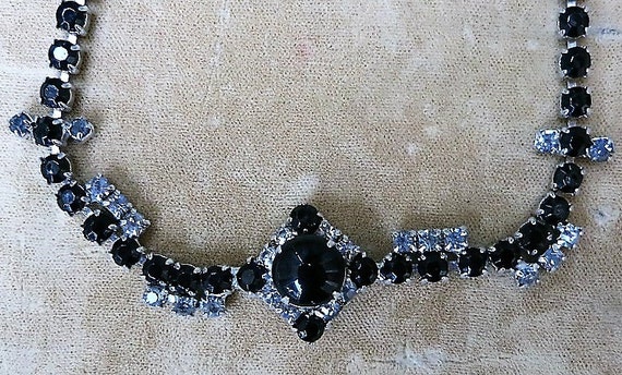 A Black and Clear Rhinestone Necklace with Silver… - image 2