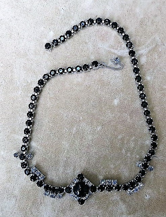 A Black and Clear Rhinestone Necklace with Silver… - image 3