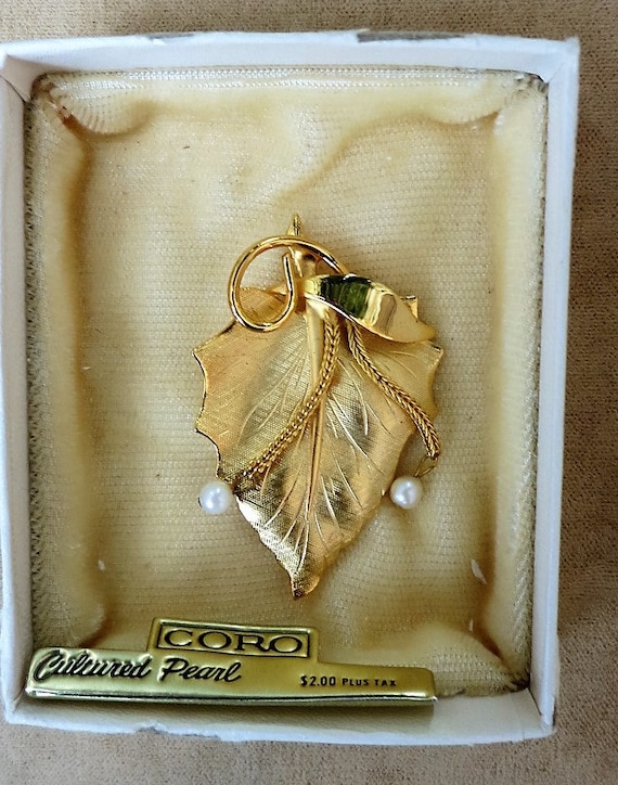 Vintage CORO Leaf Pin with Cultured Pearls in Ori… - image 1