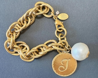 A Signed Vintage Gold Tone Chain Link Bracelet with a Pendant with the Initial"J" and a Large Faux Pearl Charm