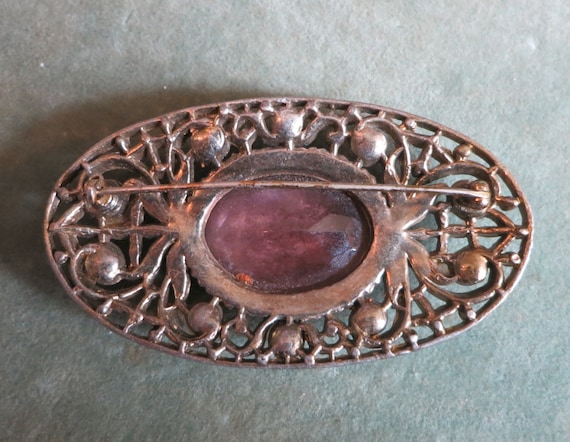 A Lovely Antique Brooch with Pale Amethyst Stones… - image 4