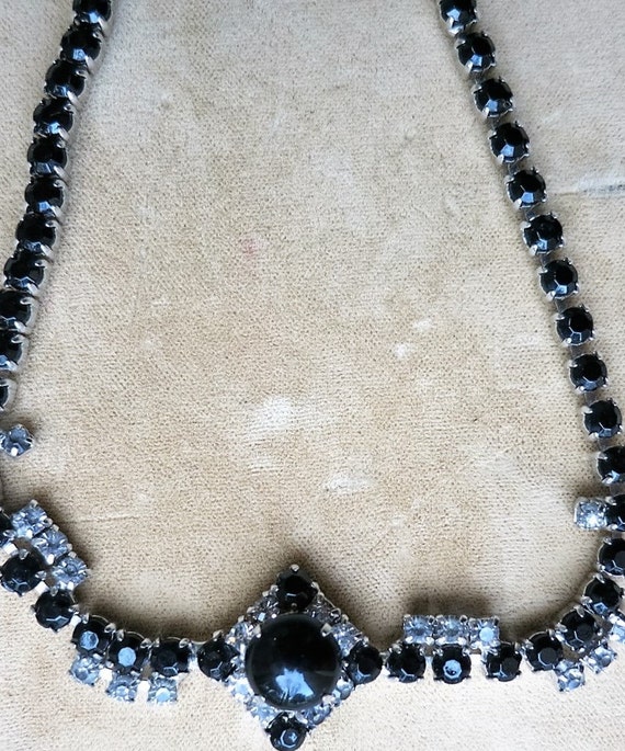 A Black and Clear Rhinestone Necklace with Silver… - image 1