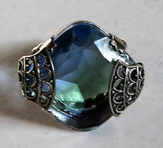 A Costume Cocktail Ring with a Cut Blue Glass Sto… - image 2