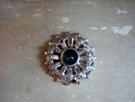 Vintage Brooch with Four Cuts of Rhinestones - image 2