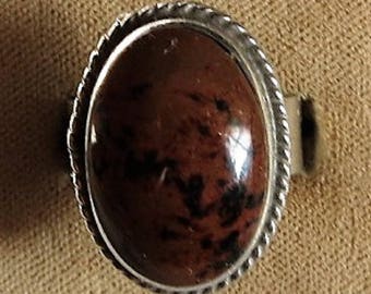 A Sterling SIlver Ring with an Agate of Earthy Browns, Size 7