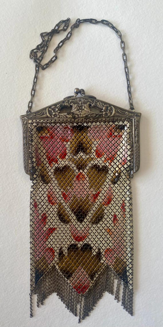 An Antique Signed Mandalian Mfg. Co. Mesh Enamel Flapper Purse