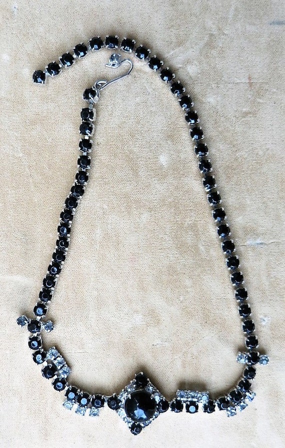 A Black and Clear Rhinestone Necklace with Silver… - image 4