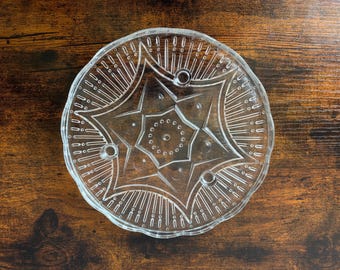 Vintage 3-Footed Pressed Glass Cake Stand – Starburst Design, Mid-Century Serving Platter (23.5cm)