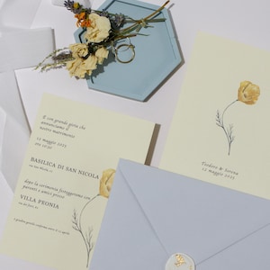 Dalì Wedding Invitation – Elegant invitation with watercolor flower, colored envelope, and wax seal