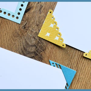 DUŻY ZESTAW 100 szt. skrawków do scrapbookingu, narożniki ze zdjęciami, wzory geometryczne