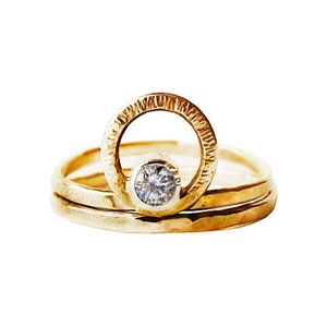 Du bist meine Sonne und mein Mond Moissanite Verlobungsring 14K Gelbgold Ring Verlobungsring und Ehering Braut Ring Set. Bild 1