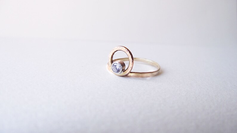 Du bist meine Sonne und mein Mond Moissanite Verlobungsring 14K Gelbgold Ring Verlobungsring und Ehering Braut Ring Set. Bild 6