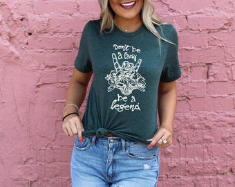 don't be a lady be a legend Shirt, Gift for friend fan mom concert tank top, Women's stevie nicks quote tank top,