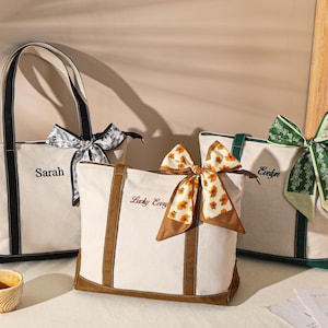 Sac fourre-tout personnalisé de demoiselle d'honneur, cadeau de demoiselle d'honneur, sac fourre-tout en toile brodée, fourre-tout avec texte personnalisé, cadeau EVJF, sac de plage, sac d'école