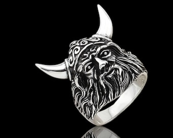 Anello vichingo in argento ossidato: gioielli da motociclista celtico nordico