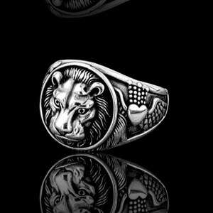 Sterling Silver Lion Signet Ring: Leo Zodiac Jewelry