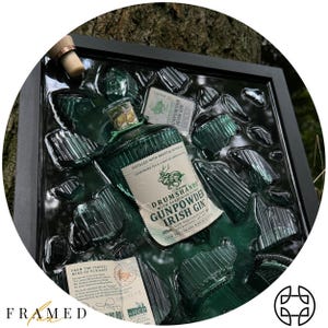 Polvere da sparo verde/Arte epossidica fatta a mano/Regalo perfetto per papà o zio/Arte del gin/Pezzo decorativo di lusso per bar/Arte della bottiglia/Arte moderna