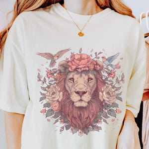 Boho Vintage Lion Comfort Colors Relaxed Fit Graphic Tee Shirt, Floral Lion Nature Top, Retro Spring Apparel Tshirt Gift for Outdoor Lovers