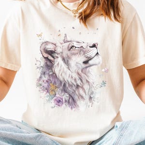 Boho Cottagecore Lion Comfort Colors Tshirt | Whimsical Vintage Lion Shirt, Floral Safari Animal Graphic Tee, Zoo Animal Top, Gift for her