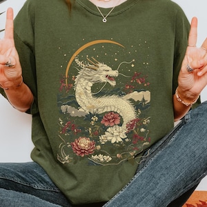 Retro White Dragon Comfort Colors Urban Streetwear Tshirt, Vintage Japanese style art fantasy graphic tee shirts, Gift for Fantasy lovers