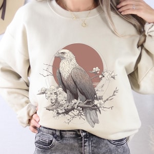 Eagle Sweater, Vintage Eagle Sweatshirt, Wildlife Floral Bird Watching Sweatshirt, Outdoor Lover Gift, Retro Eagle Jumper, Unique Bird Gift