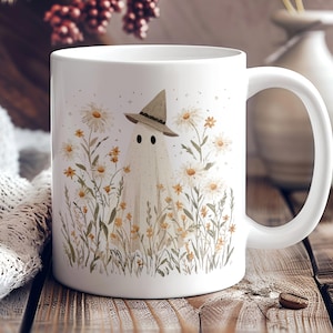 Niedliche Cottagecore Ghost-Kaffeetasse, gruselige Witchy Tassen für Geisterliebhaber, Halloween-Geschenktasse, Herbsttassen, Wildblumen-Geist-Tasse Bild 2