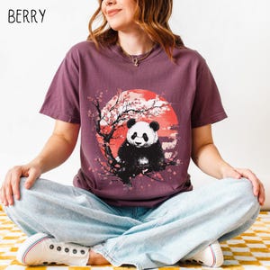 Boho Panda Bär T-Shirt: Vintage Japanische Kirschblüte Kunst Bild 3