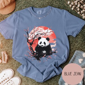 Boho Panda Bär T-Shirt: Vintage Japanische Kirschblüte Kunst Bild 4