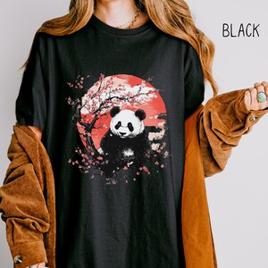 Boho Panda Bär T-Shirt: Vintage Japanische Kirschblüte Kunst Bild 2