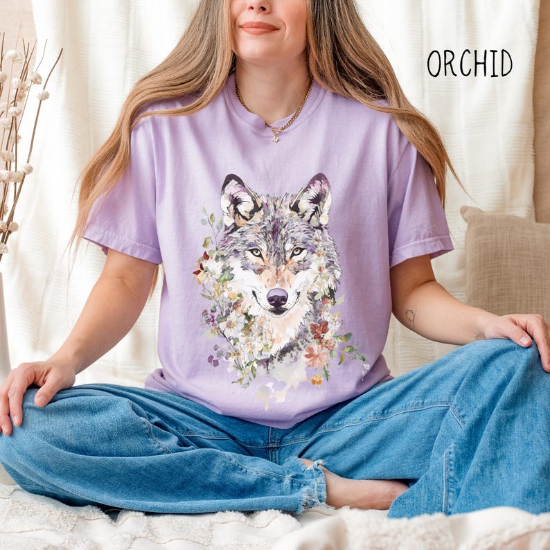 Maglietta con lupo acquerello Comfort Colors / T-shirt con grafica lupo vintage, maglietta con animaletto acquerello, regalo per gli amanti della natura, maglietta con arte astratta immagine 4