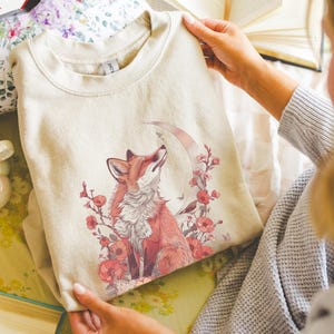 Forestcore Fox Sweatshirt, Cottagecore Floral Fox Comfy Wildlife Pullover, Nature Lover Crewneck, Cute Animal Tops for Spring, Gift for Her image 6