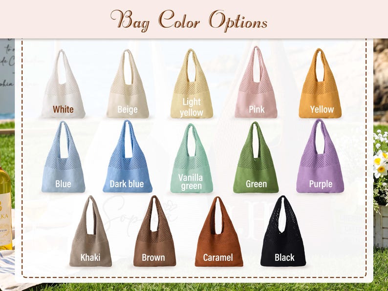 Pu&ograve; includere: Esposizione di borse tote in vari colori, tra cui bianco, beige, giallo chiaro, rosa, giallo, blu, blu scuro, verde vaniglia, verde, viola, kaki, marrone, caramello e nero. Il testo "Bag Color Options" &egrave; in alto.