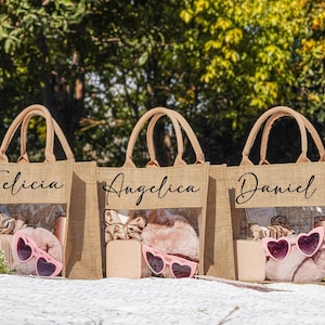 Personalized Bridesmaid Gift Bags,Bridesmaid Burlap Bags,Jute Beach Tote Bags,Wedding Gift Bags,Maid of Honor Tote Bag,Party Gift Bags