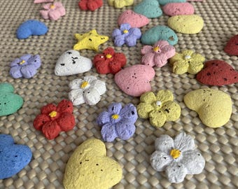 Carta semi personalizzata con semi di fiori selvatici. Forme di carta semi piantabili. Bomboniere ecologiche per gli ospiti. Biglietto per la festa della mamma.
