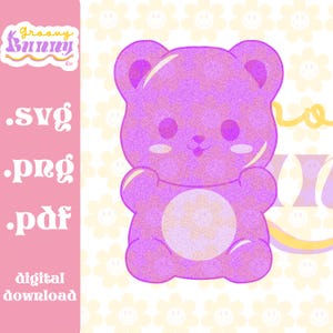 Puede incluir: Un oso de gominola morado con una cara sonriente, rodeado de flores amarillas con caras sonrientes. El oso es una descarga digital disponible en formatos SVG, PNG y PDF.