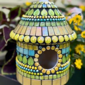 Round Mosaic Birdhouse: Lemon Drop