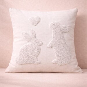 Kissenbezug mit Kaninchen, Hase, Osterhase – Dekokissen mit Bunny Design / Perfekt zu Ostern, Frühling