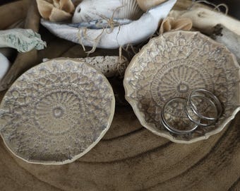 Small Trinket Bowl Set: Oyster Shell Beige, Lace Design, Alter Bowls, Ring Jewelry Holder, Offering Bowls